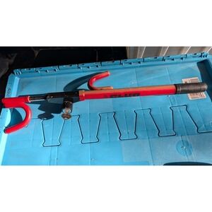 The Club Steering Wheel Lock Universal Red with key Anti-Theft Device with Key